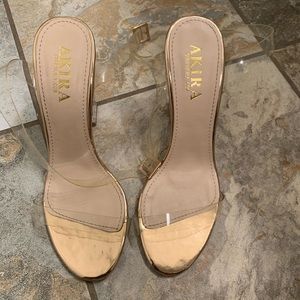 IT’S A CLEAR THING SHOE